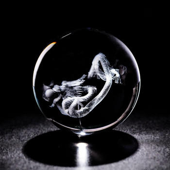 Дропшипинг Crystal Ball 3D лазерно гравиране на образци Фън Шуй Стъклена сфера Глобус Сватбени занаяти Декорация на дома Орнамент Подарък