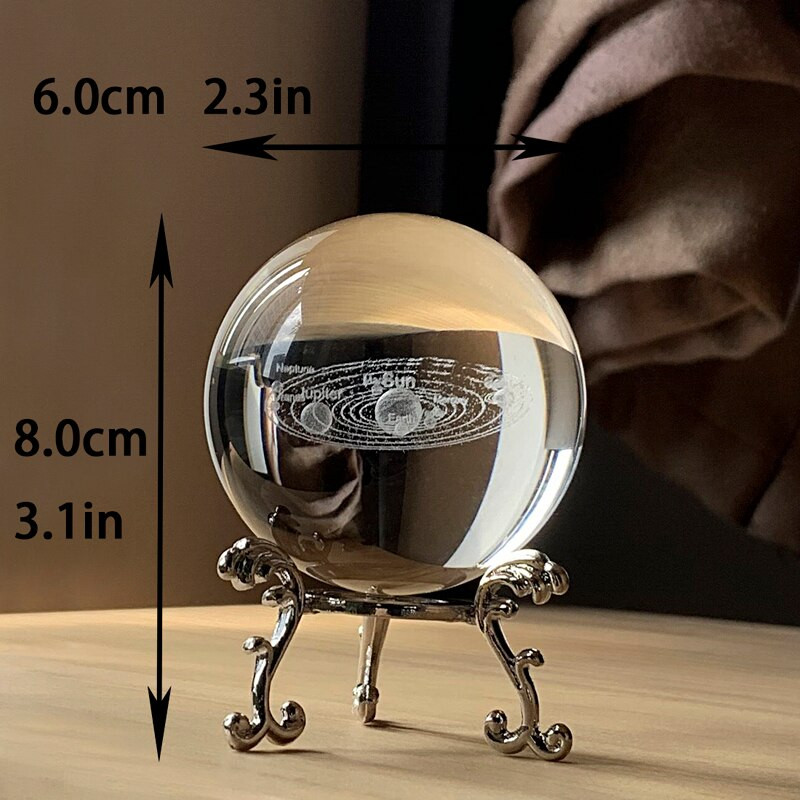 H&D 60 mm-es napelemes kristálygömb állvánnyal, dekoratív papírsúlyú 3D lézergravírozott üvegbolygógömb (nyolc növény megjelenítése)