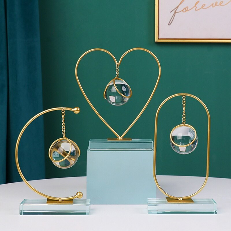 Šiaurės šalių minimalistinės geometrinės auksinės linijos krištolo rutulio papuošalai Modernūs namų biuro kūrybiniai papuošimai