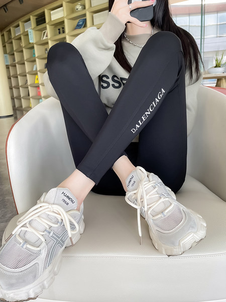 Νέο μοντέλο γυναικείο πουλόβερ με φαρδύ στρογγυλό λαιμό