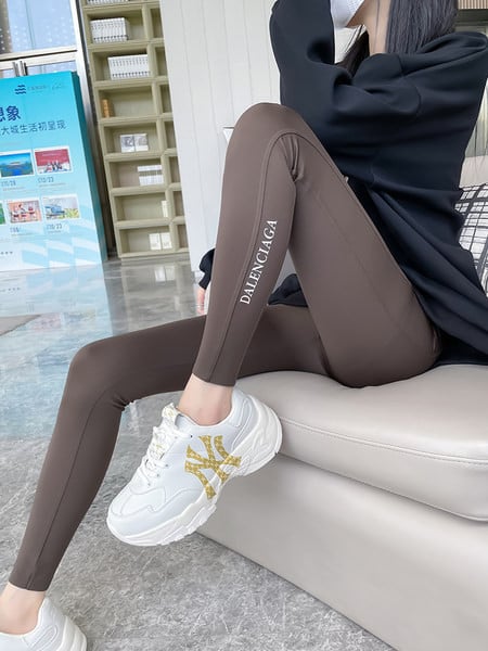 Νέο μοντέλο γυναικείο πουλόβερ με φαρδύ στρογγυλό λαιμό