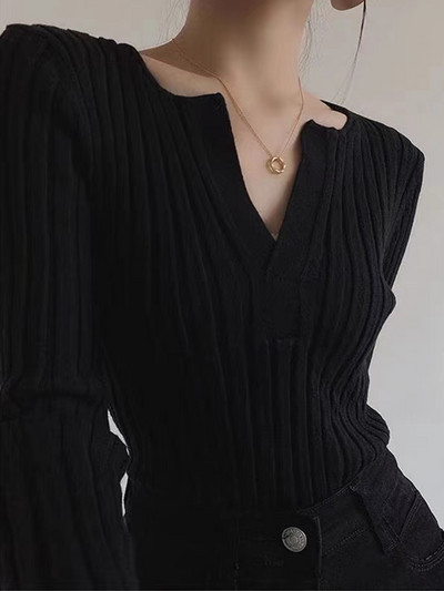 Γυναικείο μακρυμάνικο πουλόβερ με καθαρό σχέδιο