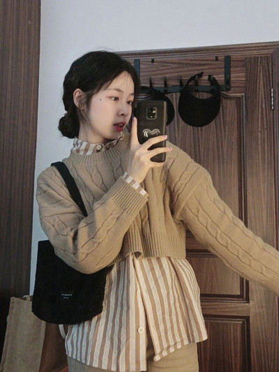 Casual γυναικεία μπλούζα με οβάλ λαιμόκοψη σε δύο χρώματα