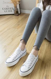 Női leggings - hímzéssel