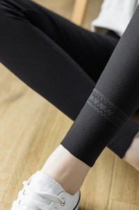 Női leggings - hímzéssel