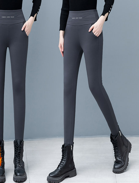 Voodri ja pealdisega naiste retuusid