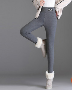 Moteriški šiuolaikiški antblauzdžiai aukštu juosmeniu ir logotipu – su šiltu pamušalu