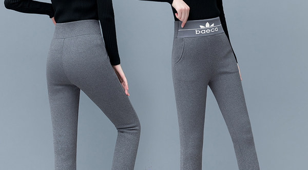 Ženske ležerne tajice s natpisom