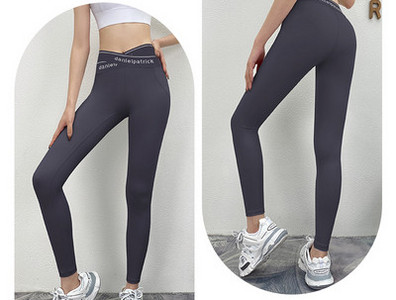 Moteriški sportiniai antblauzdžiai aukštu juosmeniu su išsiuvinėtomis raidėmis