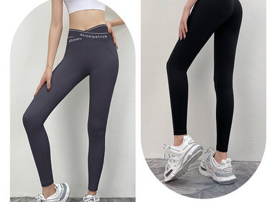 Moteriški sportiniai antblauzdžiai aukštu juosmeniu su išsiuvinėtomis raidėmis