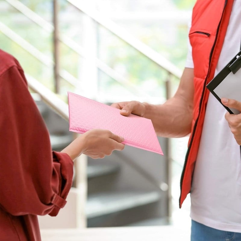 50 vnt. rožinės spalvos, polietileno burbuliukai, paminkštinti vokai, masiniai burbulais iškloti poliravimo maišeliai, skirti gabenimo pakavimui, savaime užsandarinamas maišelis