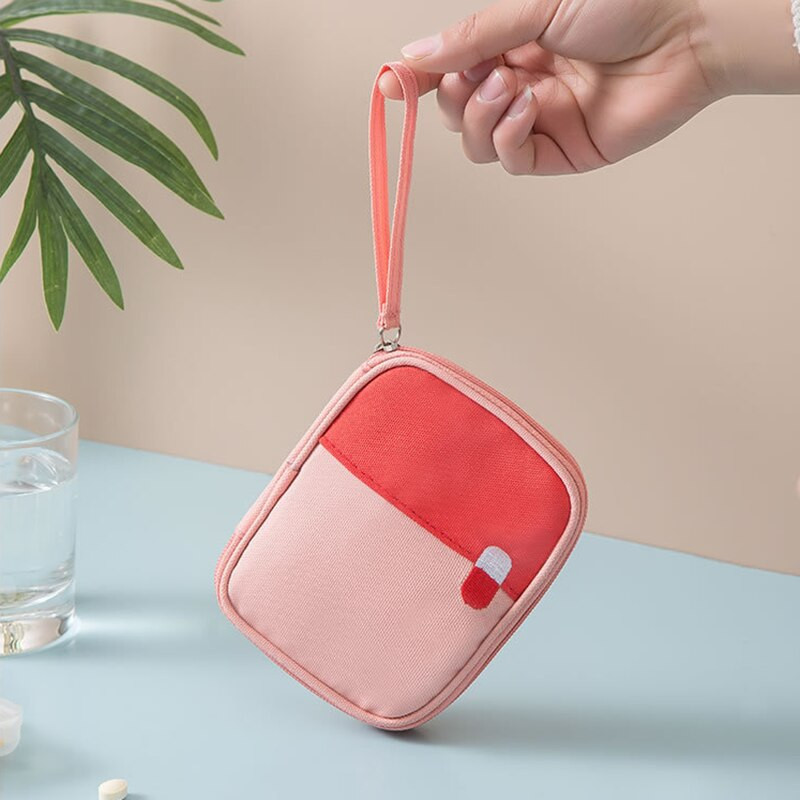 Lielas ietilpības zāļu kastīte Ģimenes pirmās palīdzības komplekts Medikamentu kastītes Pārnēsājamas zāļu glabātavas Ūdensnecaurlaidīga kempinga ceļojumu avārijas soma