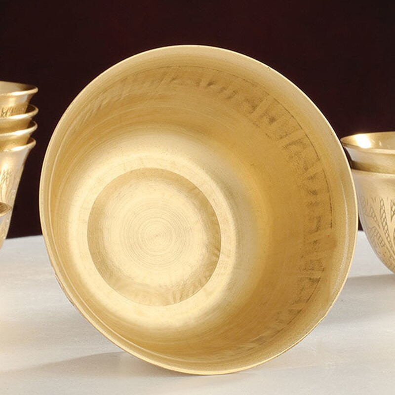 Graviruojantis mažas žalvarinis geriamasis dubuo, palankus 20 ml švento vandens puodelis, didelis ir mažas budistinio dubenėlio dekoravimas