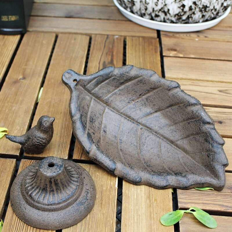 Antikvarinis kaimiškas lapų ketaus lesyklėlė su apvaliu pagrindu ūkio namų akcentais Rankų darbo sunkiojo metalo laikymo dubuo su kojelėmis lapų lėkštė