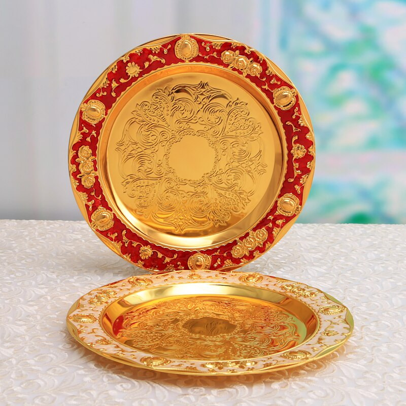 Arany berakásos domborműves kézműves tányérok Európai Vintage rozsdamentes acél vacsoratányérok Otthoni Dohányzóasztal Dekoratív Snack Kijelző tálca