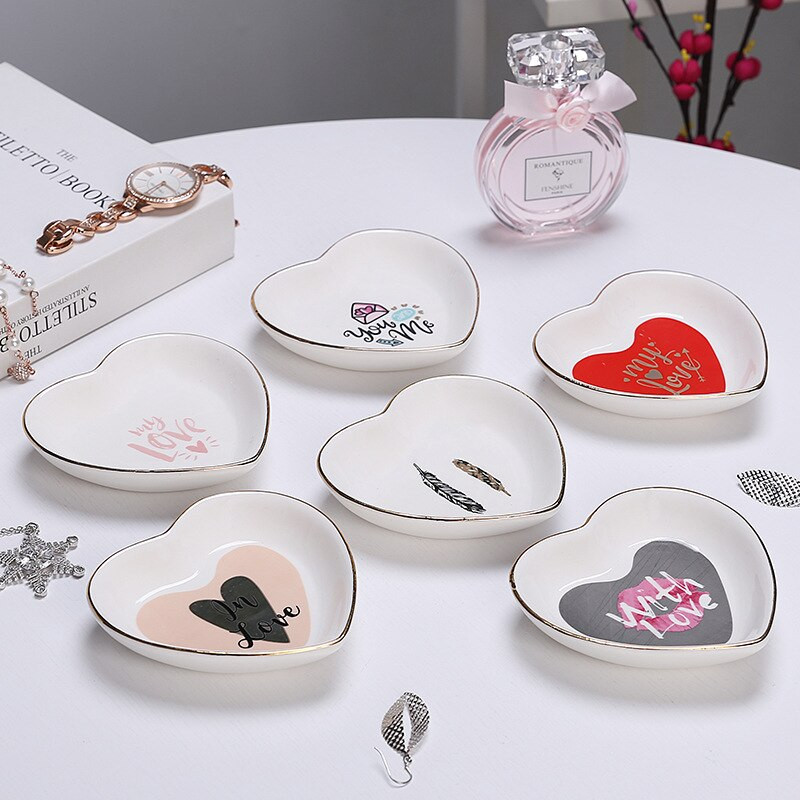 Skandináv kerámia tányér Uzsonna Gyümölcs tányér Női Ékszer Tányér Szerelem Forma Tárolótálca Valentin-napi Otthoni Főzőtál