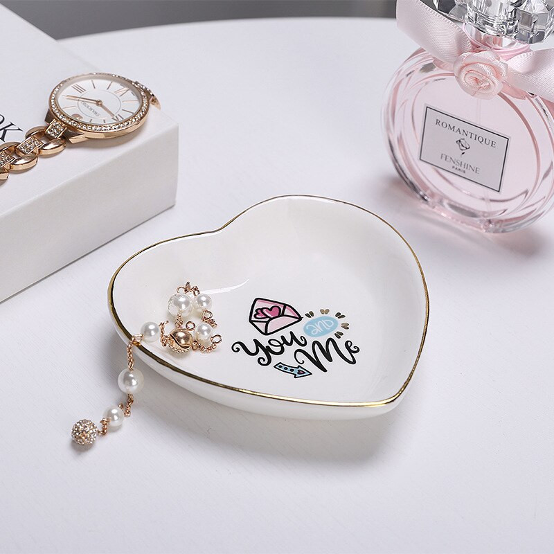 Skandináv kerámia tányér Uzsonna Gyümölcs tányér Női Ékszer Tányér Szerelem Forma Tárolótálca Valentin-napi Otthoni Főzőtál