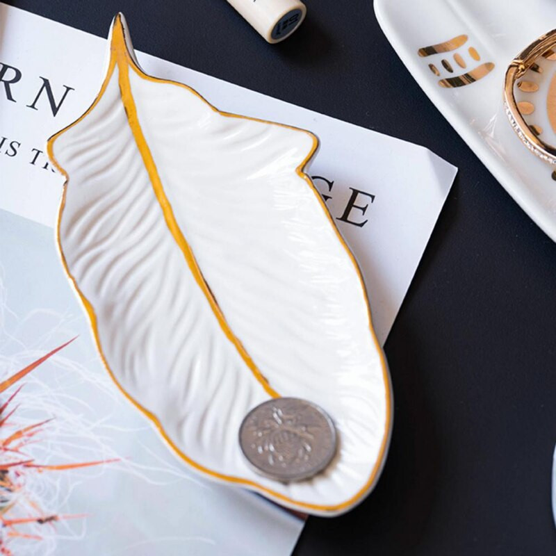 Északi stílusú kerámia dekorációs tányér kreatív tollas kézműves ékszer tányér gyümölcstál lakberendezési tárolótálca