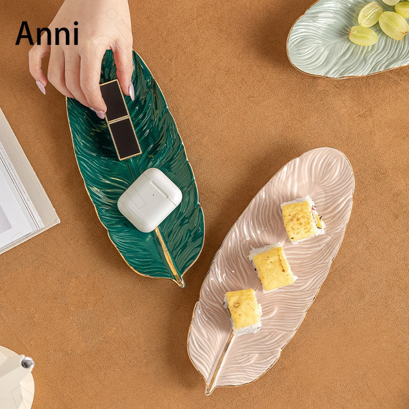 Kreativitás Arany tollas tálcák Dekoratív skandináv modern dombormű kerámia vacsoratálak snackek desszertek ételek Étterem tálaló