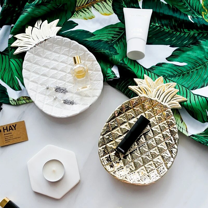 Zlatobiely keramický tanier s ananásovým listom, porcelánový tanier na cukrovinky, tanier na kávové zrná, dezertný tanier, domáce potreby.