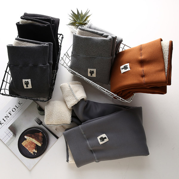 Paprastos moteriškos antblauzdžiai su pūkiniu pamušalu