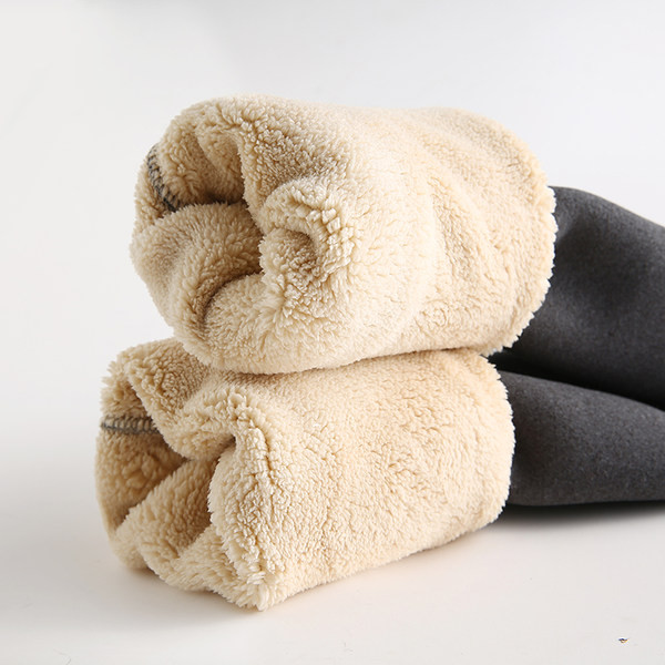 Paprastos moteriškos antblauzdžiai su pūkiniu pamušalu