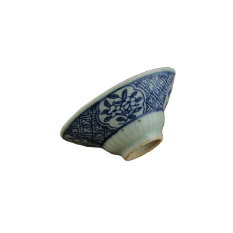 Čínsky modrobiely porcelánový čajový pohár s kvetinovým vzorom dynastie Čching, Gongfu, 2,83 palca