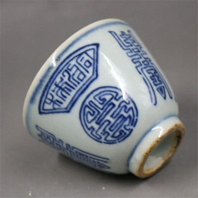 Čínsky starožitný porcelán Qing Guangxu s glazúrou, červený vzor dlhovekosti, malá šálka na čaj