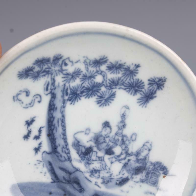 Čínsky modrobiely porcelánový tanier s dizajnom znakov Qing Tongzhi s rozmermi 3,43 palca