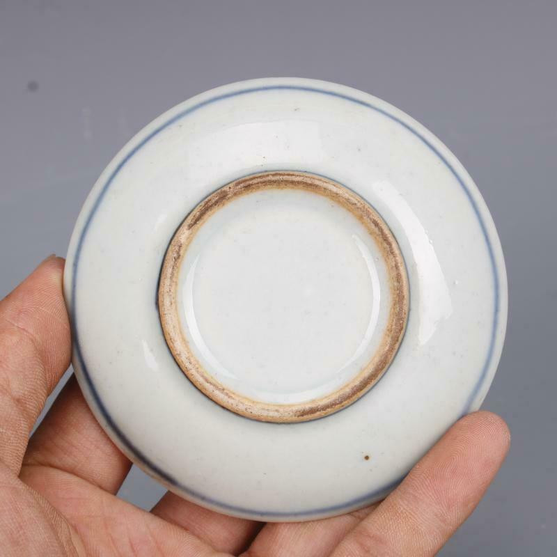 Čínsky modrobiely porcelánový tanier s dizajnom znakov Qing Tongzhi s rozmermi 3,43 palca