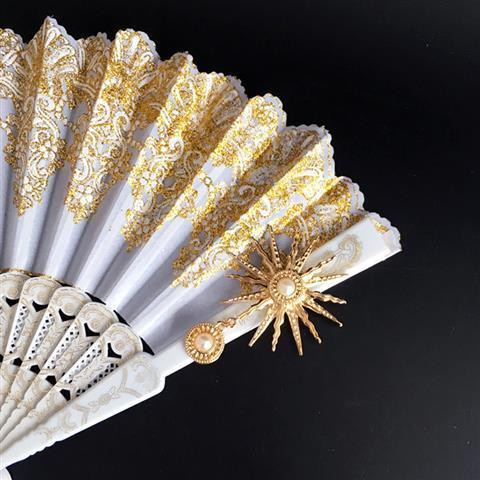 Retro kézzel készített bronzosító összecsukható ventilátor Gyönyörű európai stílusú anime kellékek ventilátor