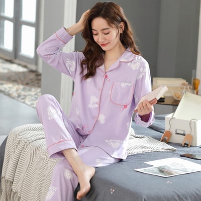 Moteriška dviejų dalių pižama su sagomis