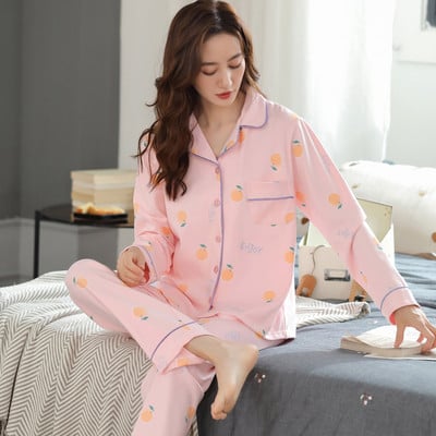 Moteriška dviejų dalių pižama su sagomis