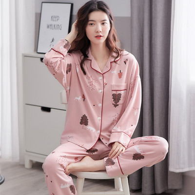 Moteriška dviejų dalių pižama su sagomis