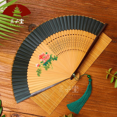 Ősi kínai stílusú selyem összecsukható legyező hordozható bambusz legyező nyár Jó megjelenésű kínai selyem köntös partner dekoratív legyező