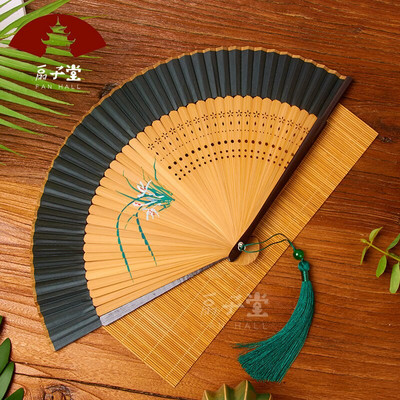 Ősi kínai stílusú selyem összecsukható legyező hordozható bambusz legyező nyár Jó megjelenésű kínai selyem köntös partner dekoratív legyező