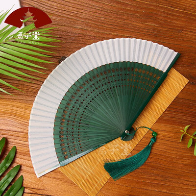 Ősi kínai stílusú selyem összecsukható legyező hordozható bambusz legyező nyár Jó megjelenésű kínai selyem köntös partner dekoratív legyező