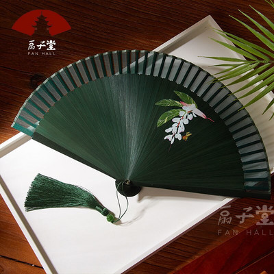 Ősi kínai stílusú selyem összecsukható legyező hordozható bambusz legyező nyár Jó megjelenésű kínai selyem köntös partner dekoratív legyező