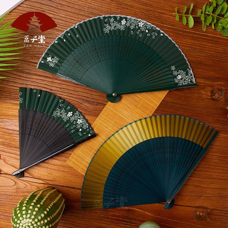 Ősi kínai stílusú selyem összecsukható legyező hordozható bambusz legyező nyár Jó megjelenésű kínai selyem köntös partner dekoratív legyező