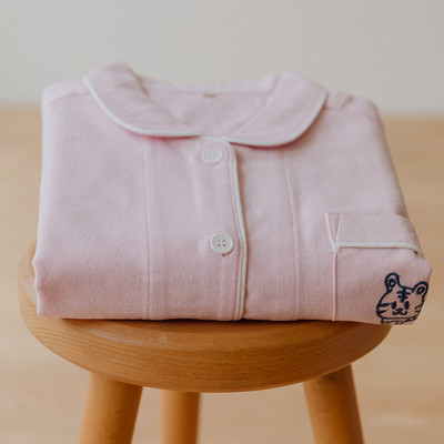 Moteriškas pižamų komplektas su siuvinėjimu