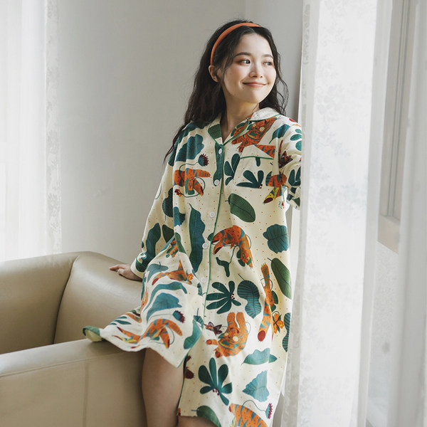 Ženska šarena spavaćica sa dugim rukavima