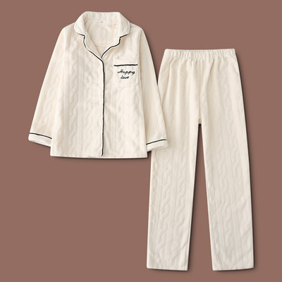 Női pizsama gallérral és V-nyakkal