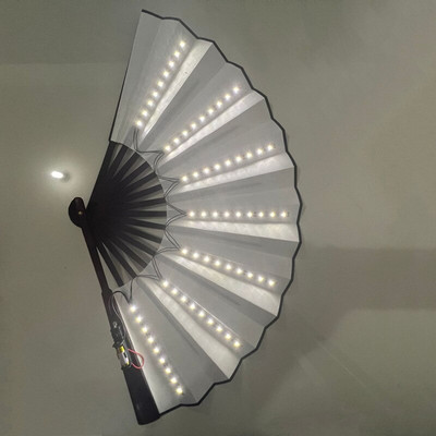 Mados baro gerbėjai Šviečiantys diskotekų gerbėjai Trend elektriniai skiemeniniai vakarėlių rekvizitai Flash sulankstomi vestuvių vakarėlio festivalio gerbėjai