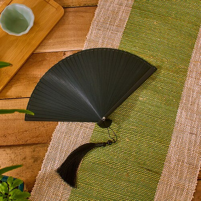 Kínai stílusú, retro, teljesen bambusz sima, elsődleges színű összecsukható ventilátor, mindennap hordozható, kicsi és könnyen nyitható és zárható klasszikus ventilátor