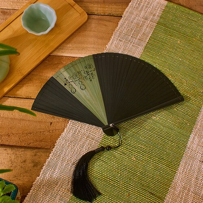 Kínai stílusú, retro, teljesen bambusz sima, elsődleges színű összecsukható ventilátor, mindennap hordozható, kicsi és könnyen nyitható és zárható klasszikus ventilátor
