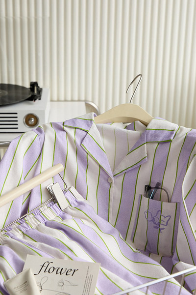 Novi model dvodijelne ženske pidžame na pruge