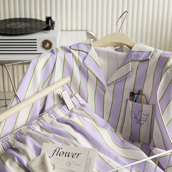 Novi model dvodijelne ženske pidžame na pruge