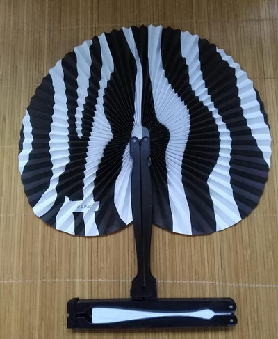 zebra papír összecsukható kézi ventilátor - Kínai zsákmány/party táskatöltők Esküvői ajándékok