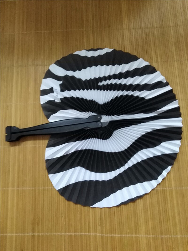 zebra papír összecsukható kézi ventilátor - Kínai zsákmány/party táskatöltők Esküvői ajándékok