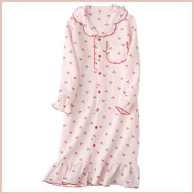 Ženska spavaćica s dugmićima i dugim rukavima